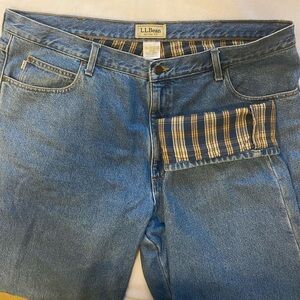 LL Bean Men’s Flannel Lined Natural Fit Denim Blue Jeans Size 42 X 32